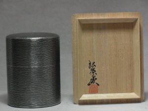 松栄堂の茶筒