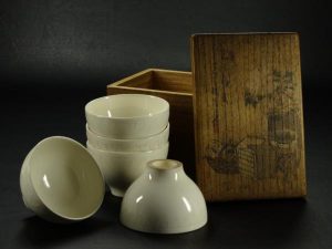 徳化窯の白磁煎茶碗