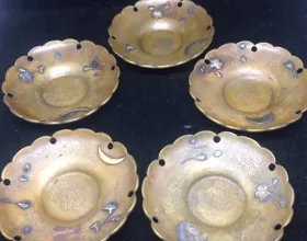 松月斎寿政作 雪月花文様金銀銅象嵌茶托